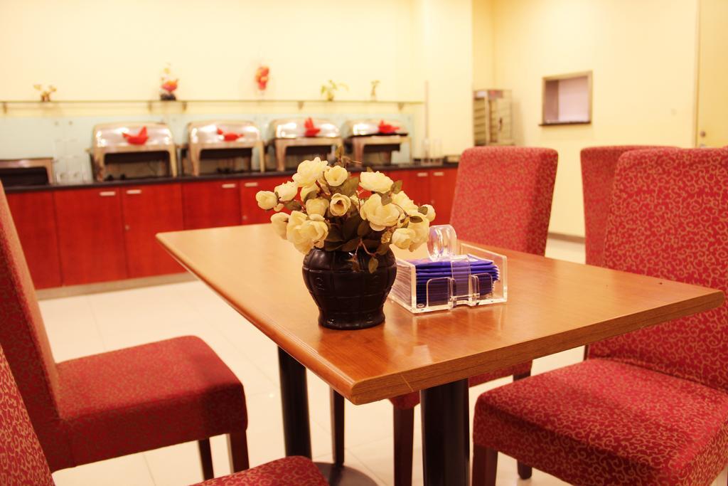 היפיי Hanting Hotel Heifei Guo Gou Square מראה חיצוני תמונה